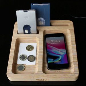 Bamboo Dock w Wireless Charger 900x900px